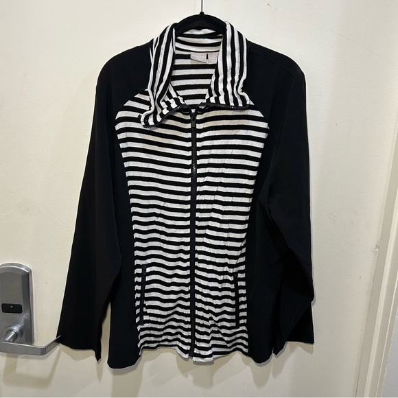Chico’s Zenergy Black & White Striped Millers Long Sleeve Mix Panel Jacket - Picture 4 of 11